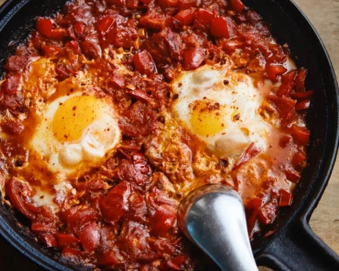 北非蛋Shakshuka,米其林厨师Yotam Ottolenghi配方的做法