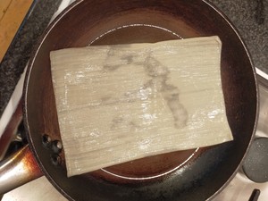 烤冷面(内附自制特色辣酱)的做法 步骤5