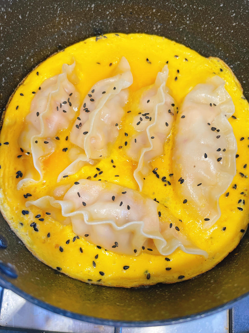 布拉格之上做的十分钟快手菜抱蛋煎饺速冻饺子
