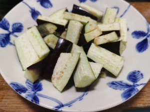 国家特级厨师老妈亲授—婆婆农家小炒的做法 步骤2
