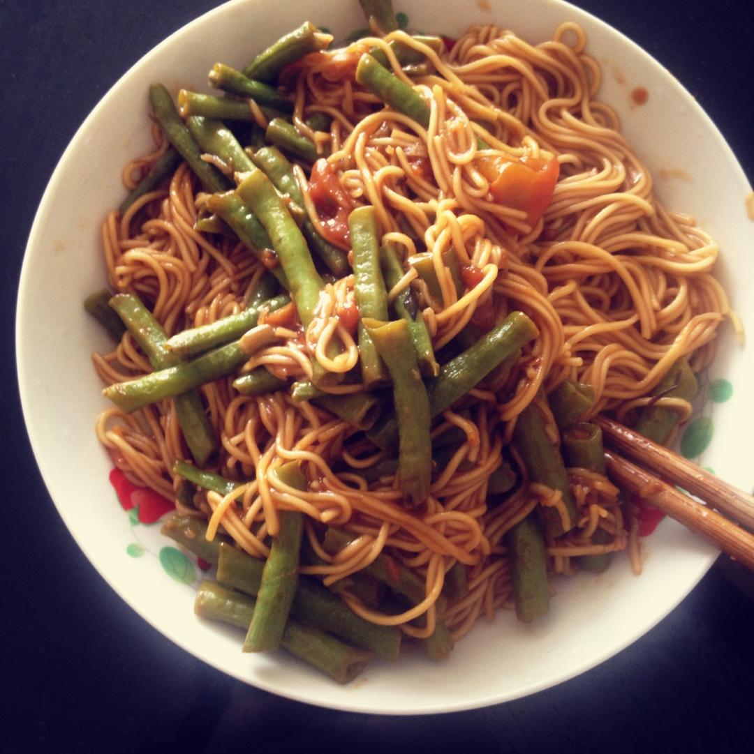 浅夏时光i做的西红柿豆角焖面