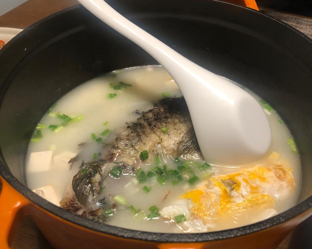 鲫鱼豆腐汤