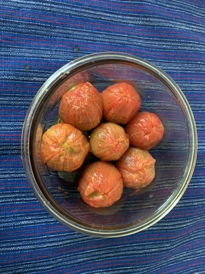 夏日特选之日式梅子腌番茄的做法 步骤3