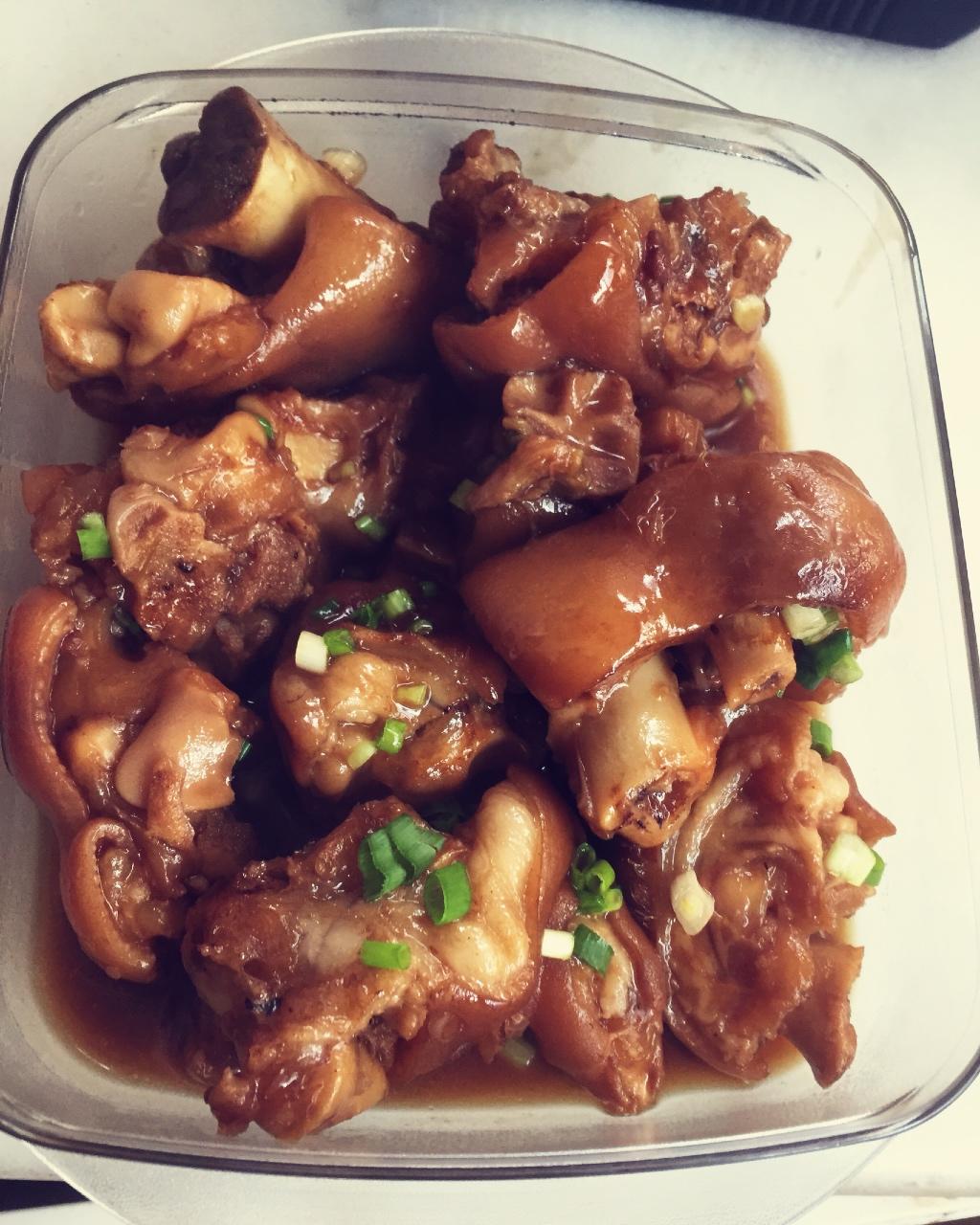 老林小丸子做的卤蹄花