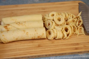 薄煎饼汤 Frittatensuppe的做法 步骤10