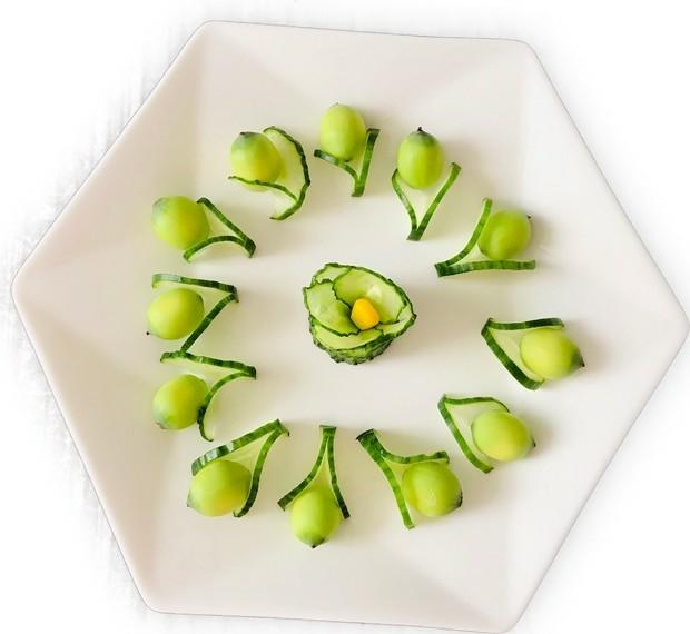 菜谱 摆盘围边 菱形花:     菱形片3一7片都可摆出花形.