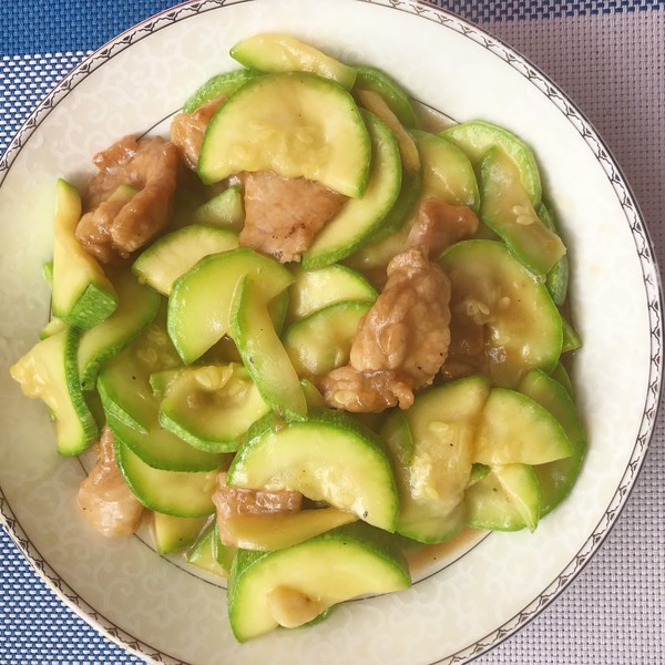hannie做的西葫芦炒肉