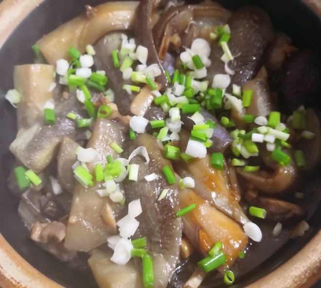 开胃下饭菜~鱼香茄子煲的做法