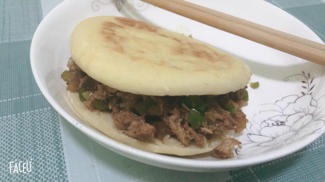 o白禾o做的肉夹馍(白吉馍的制作)
