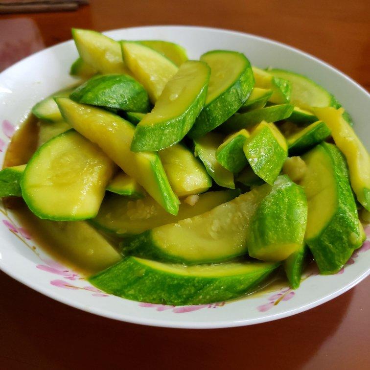 吃货的天性做的史上最简单哒耗油翠玉瓜