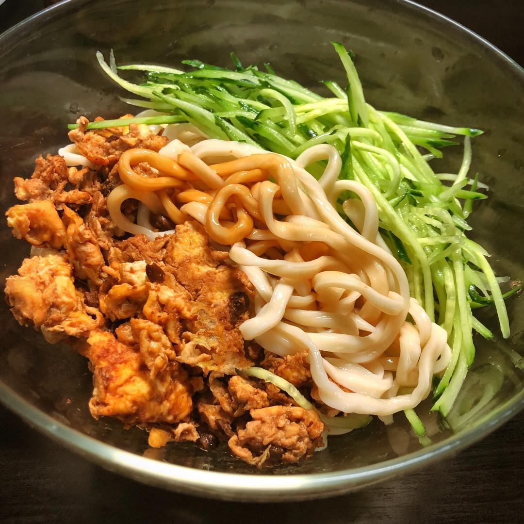 美食性孢子做的鸡蛋酱拌面