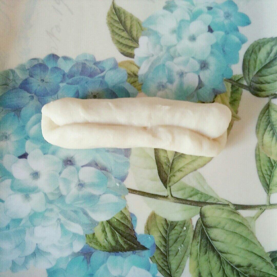 【酸奶餐包的做法步骤图，酸奶餐包怎么做好吃】浪漫春天-制作