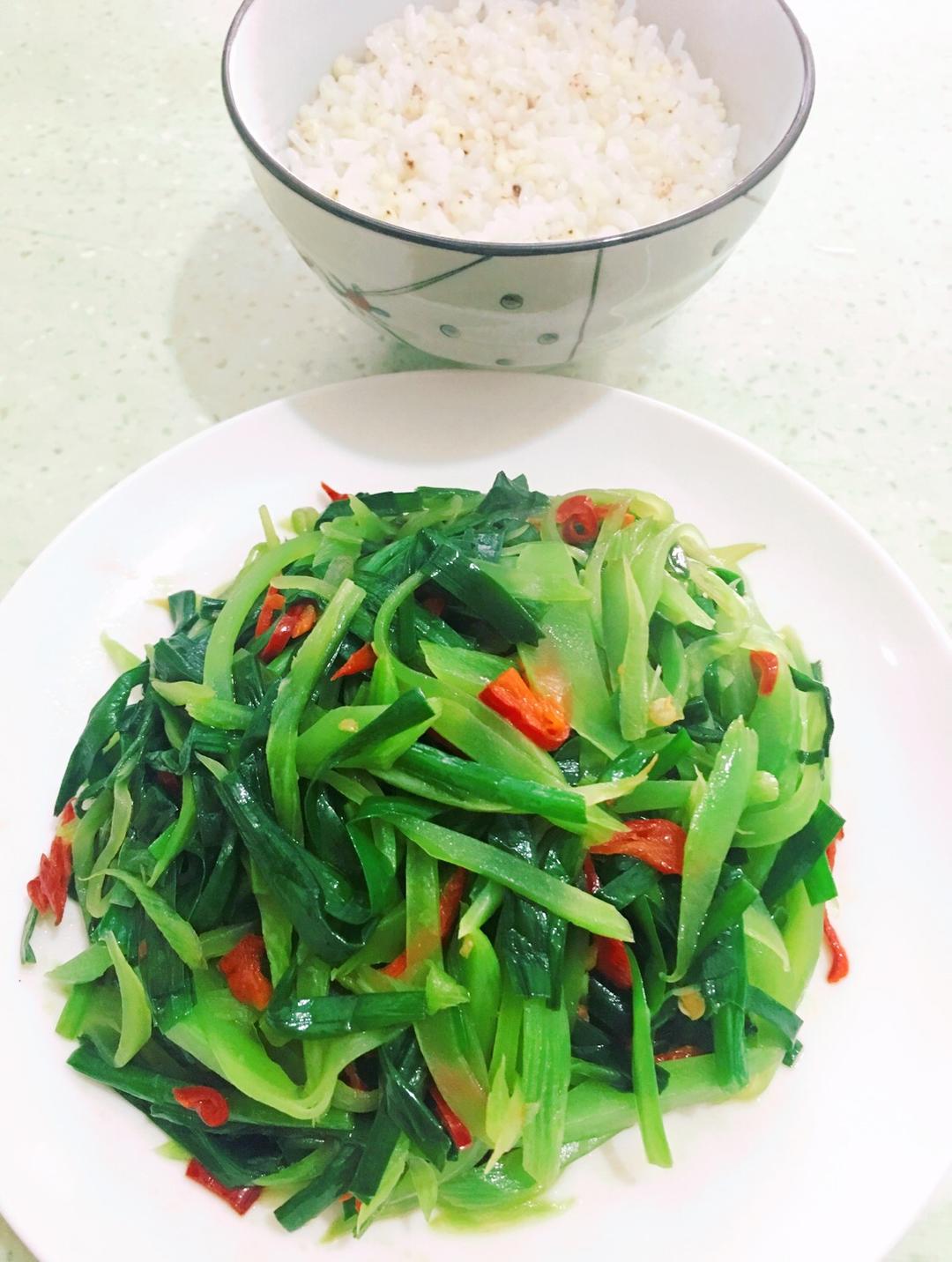 健身餐:韭菜炒莴笋丝
