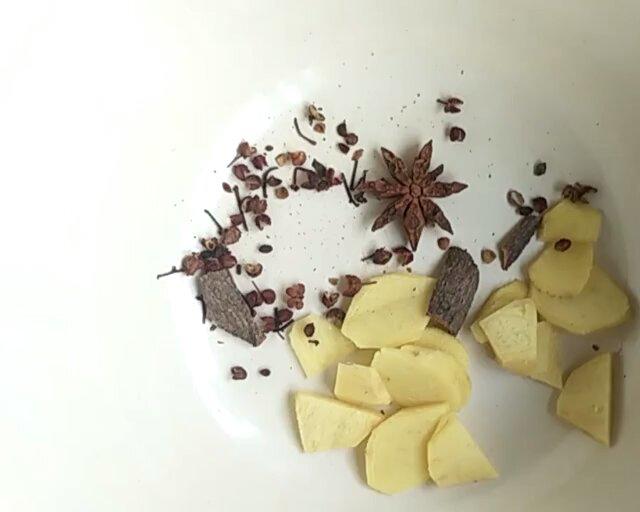 好吃的孜然牛肉干的做法 步骤3