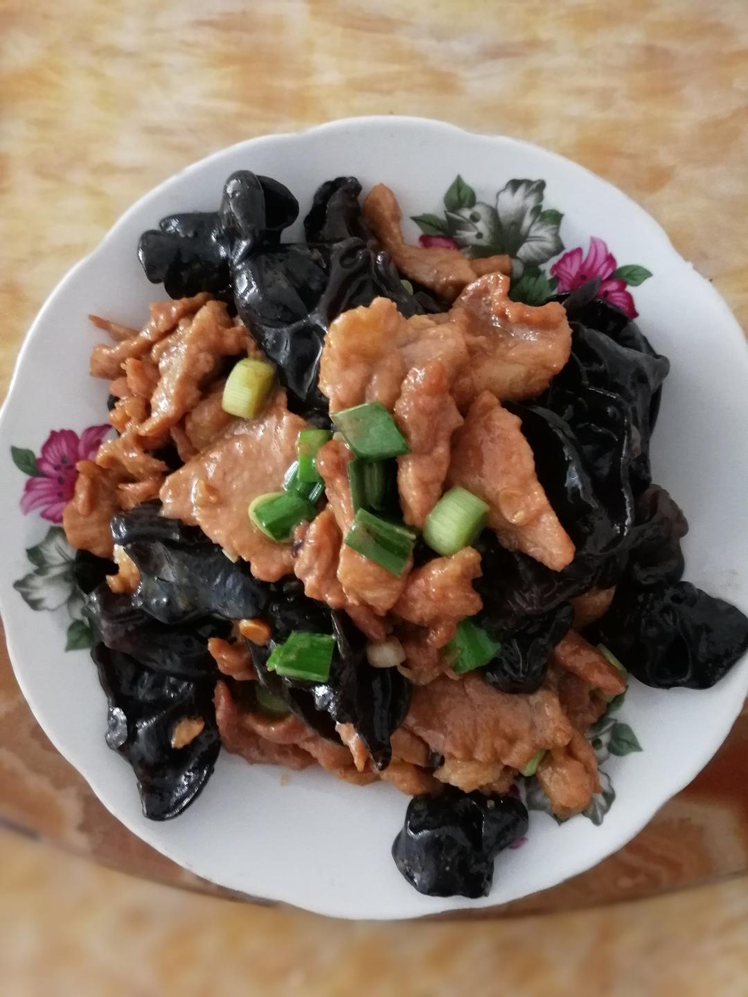 手机用户1851_2qrz做的木耳炒肉