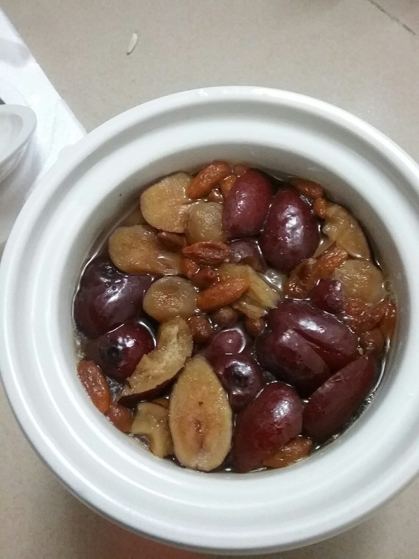 果奶小甜心做的红枣枸杞桂圆红糖水挂面牛卡英语图片