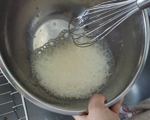 戚风蛋糕的做法 步骤7