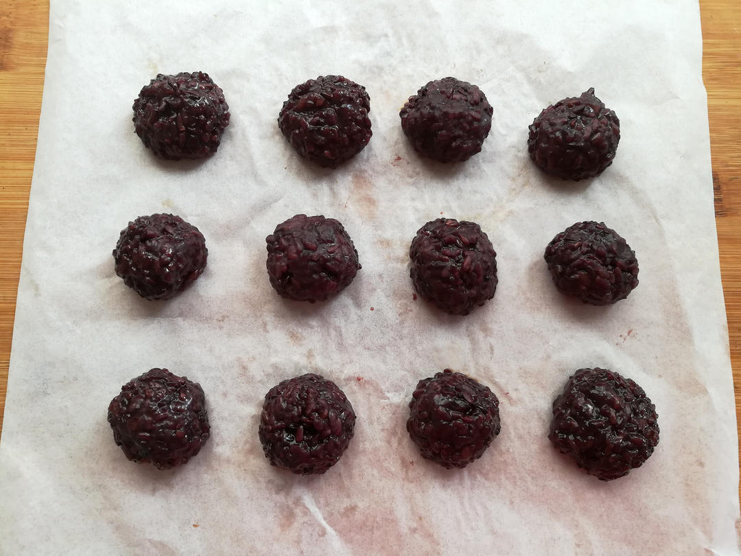 【血糯米餐包的做法步骤图，血糯米餐包怎么做好吃】龙宝宝陈诺-制作