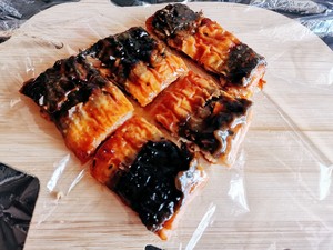 鳗鱼香淞饭团?5分钟超快手的做法 步骤4
