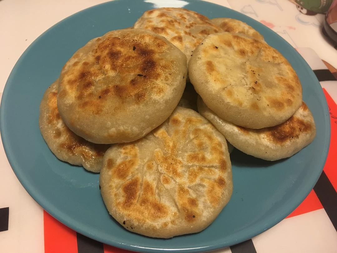 colleen爱韵韵做的猪肉芹菜馅饼