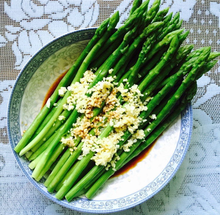 糖罐妖做的鲜味油淋芦笋