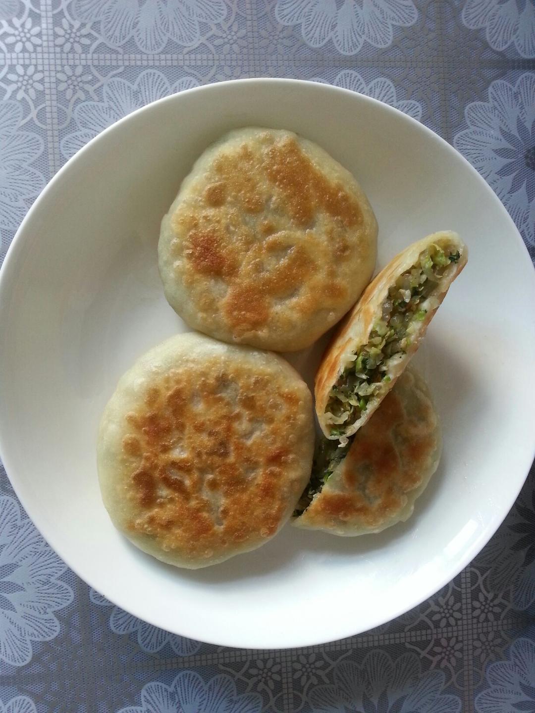 快乐的兔子q做的白菜豆腐馅饼