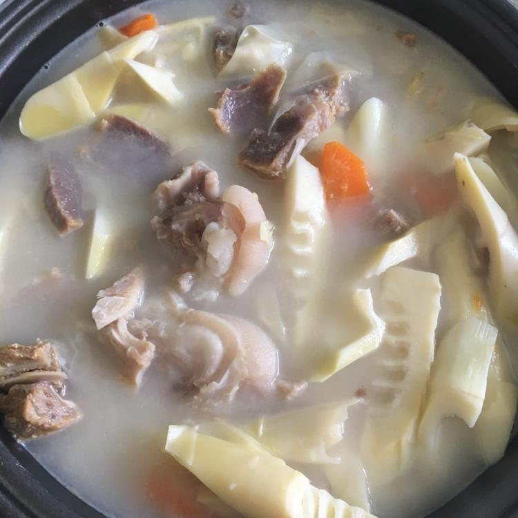 咸肉炖笋