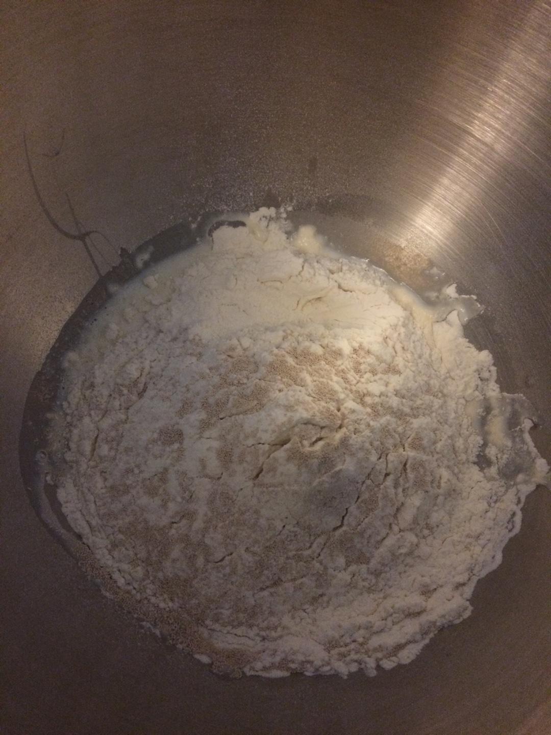 【奶酪餐包的做法步骤图，奶酪餐包怎么做好吃】Karl-MuQi-制作