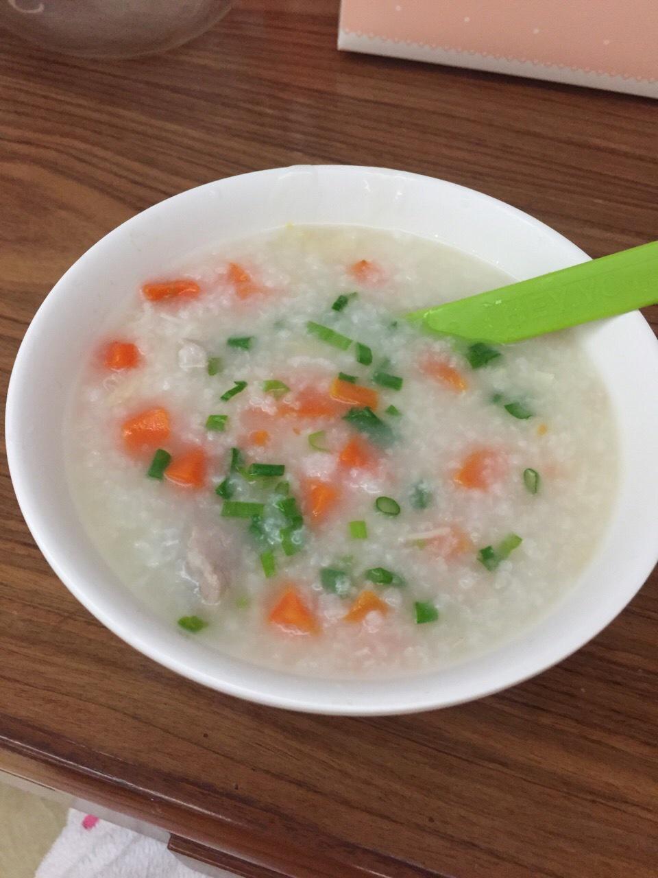红萝卜瑶柱瘦肉粥(不是稀粥)