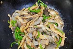 蘑菇(平菇)炒肉