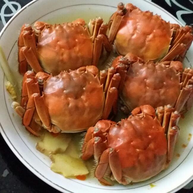 蒸的时候肚子向上,避免黄流出来了,摆盘,就可以了.