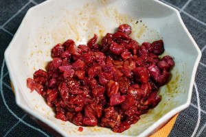 青蒜芹菜牛肉碎的做法 步骤1