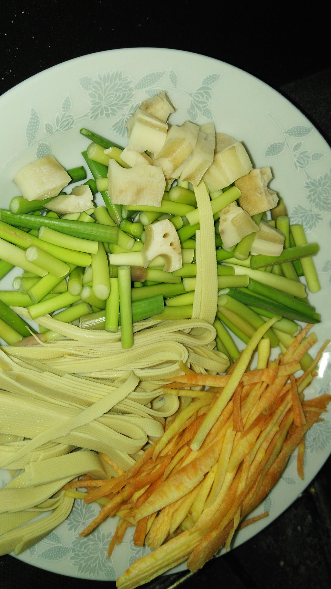 【猫耳朵面的做法步骤图,猫耳朵面怎么做好吃