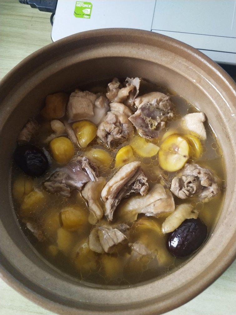 做过 板栗炖鸡 生板栗和鸡汤一起丢进去煮