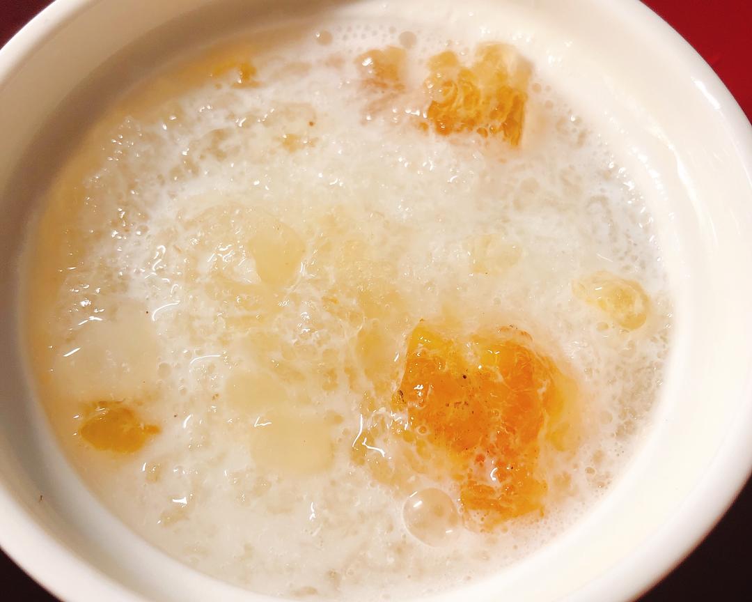 桃胶雪燕皂角米的做法