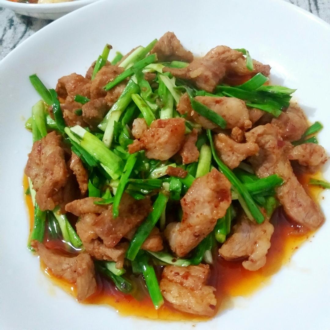 蒜苗炒肉的做法