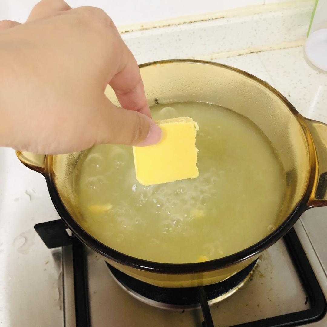 炒鸡简单的奶香鸡肉蘑菇浓汤