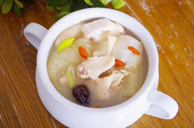 响螺鱼肚炖鸡汤【山姆厨房】