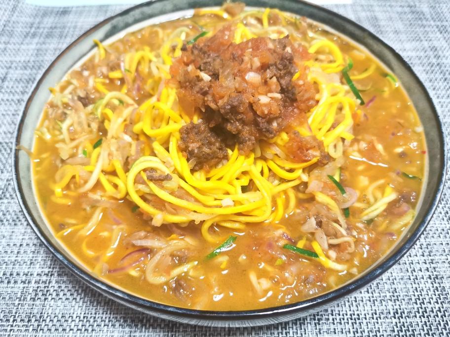 生酮低碳蔬菜面条沙拉Zoodles意式肉酱汤面