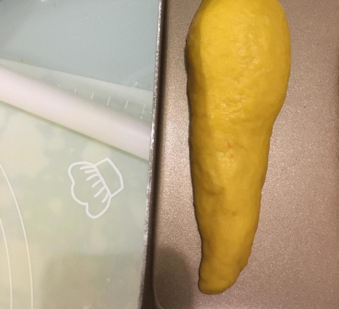 【胡萝卜面包的做法步骤图，胡萝卜面包怎么做好吃】素心静月-制作