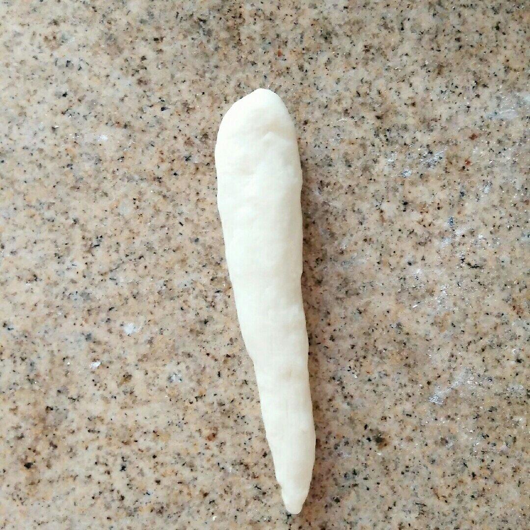 【酸奶餐包的做法步骤图，酸奶餐包怎么做好吃】浪漫春天-制作