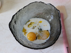 超好吃入口香甜松软的舒芙蕾松饼的做法 步骤3