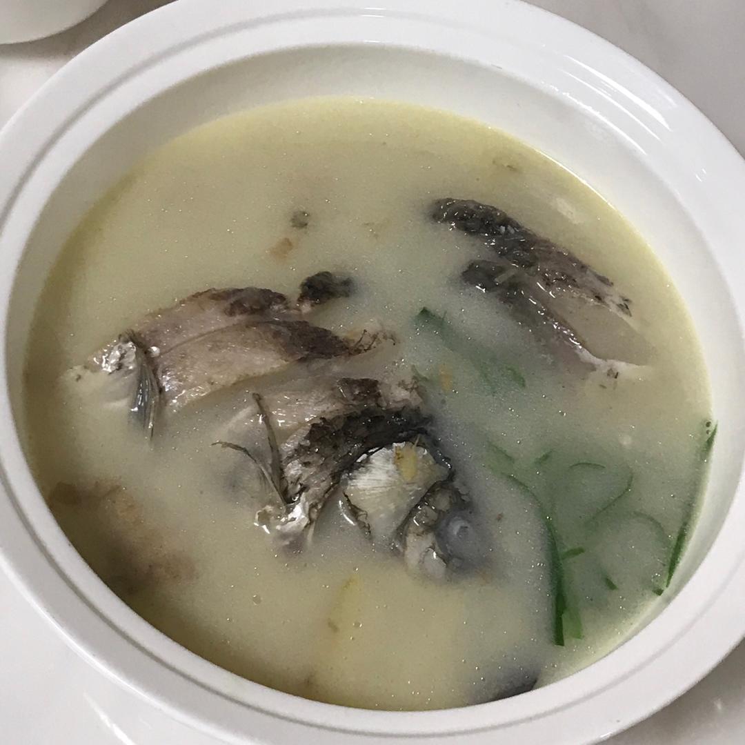 美味-18做的鲫鱼汤