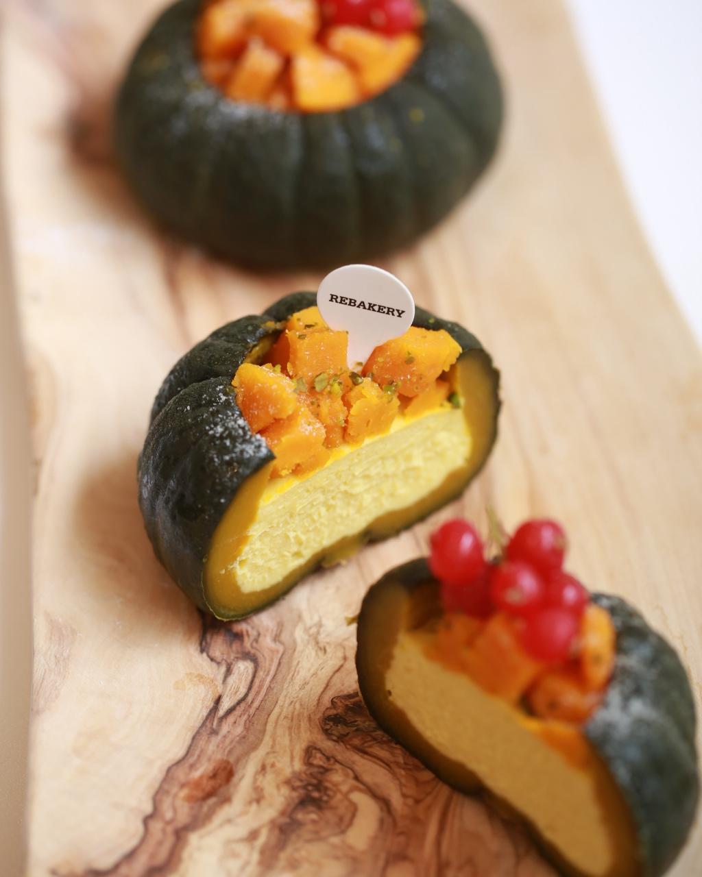 rebakerystudio做的从里到外都能吃的南瓜芝士蛋糕