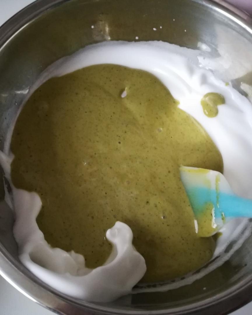 【三味蛋糕卷 (抹茶，可可，红曲)的做法步骤图】环丶丫头-制作