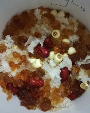 桃胶银耳汤的做法 步骤4