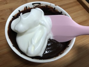 简化版熊谷裕子巧克力蛋糕的做法 步骤6