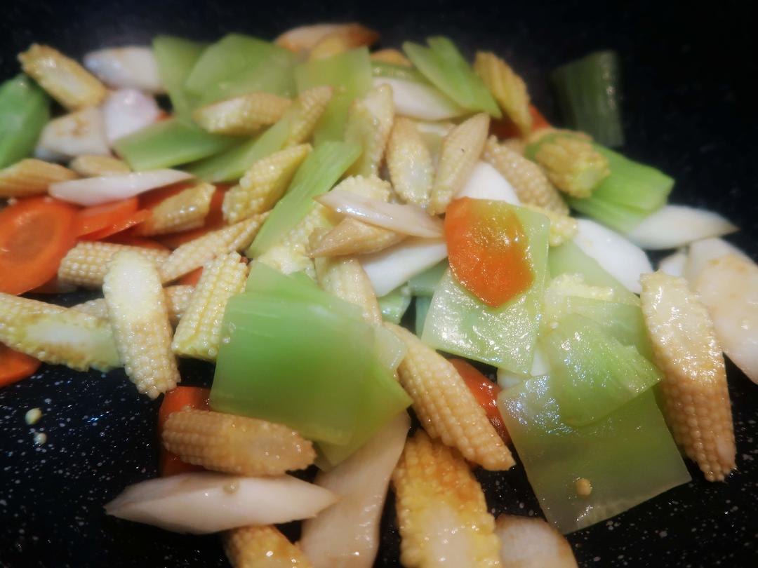 快手午餐便当饭盒——板栗烧鸡和炒时蔬