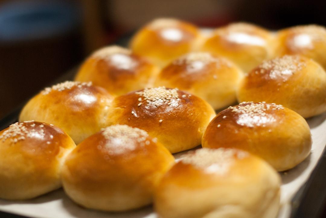 【超松软你想不到的小餐包做法！楼主失败无数次血泪史终得独家秘方！的做法步骤图】流水落花一家-制作