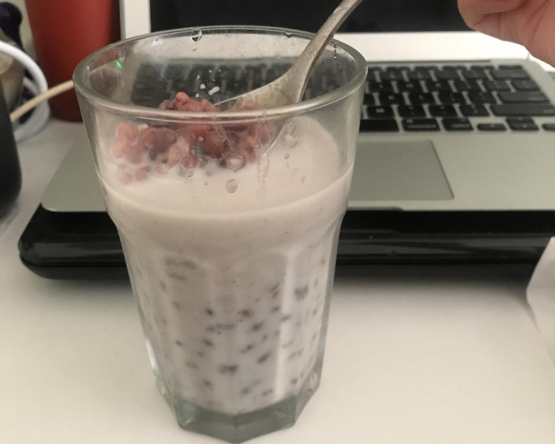 红豆薏米牛奶